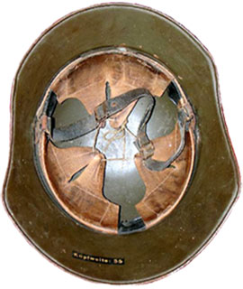 Type 1 SE à 3 rivets, coiffe en position classique. Type 1 SE à 3 rivets, coiffe en position classique.