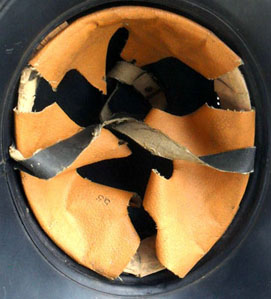 Variante : cuir fin. Variante : cuir fin.