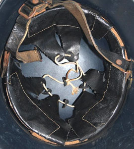 Variante : toile cirée noire. Variante : toile cirée noire.