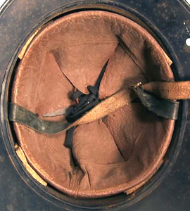 Similicuir marron. Similicuir marron.