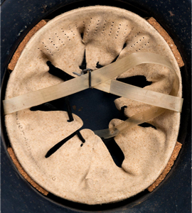 9 dents de toile, perforations frontales. 9 dents de toile, perforations frontales.