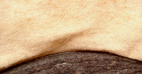 Doublure en feutre sur un exemplaire en forte toile. Doublure en feutre sur un exemplaire en forte toile.