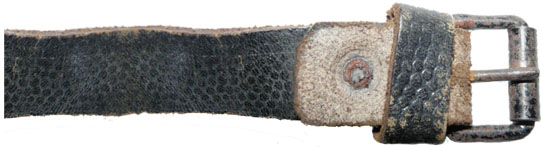 Boucle à rouleau, passant cuir. Boucle à rouleau, passant cuir.