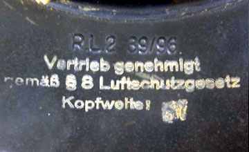 RL2 - 39/96, tamponné à la peinture blanche, prix absent. RL2 - 39/96, tamponné à la peinture blanche, prix absent.
