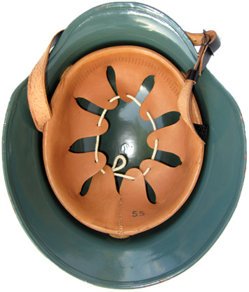 Coiffe type Römer à/c des années 60, essentiellement sur casques LS. Coiffe type Römer à/c des années 60, essentiellement sur casques LS.