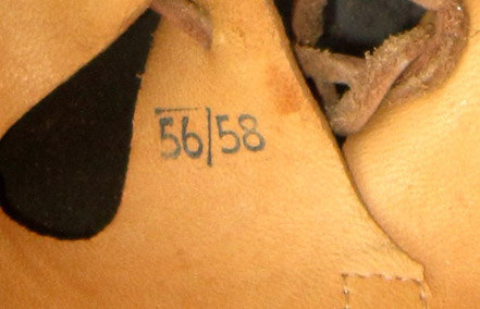 3 marquages de taille, spécifiques du fabricant Becher & Co. 3 marquages de taille, spécifiques du fabricant Becher & Co.