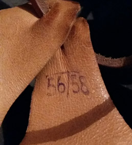 3 marquages de taille, spécifiques du fabricant Becher & Co. 3 marquages de taille, spécifiques du fabricant Becher & Co.