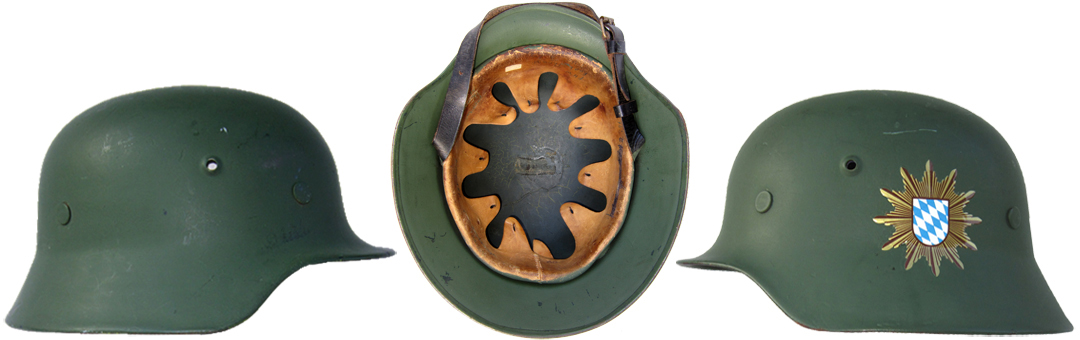 M35/50, fabricant inconnu : 4 rivets, Bavière (insigne final). M35/50, fabricant inconnu : 4 rivets, Bavière (insigne final).