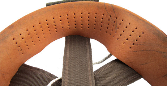 Perforations anti-oppression. Perforations anti-oppression.