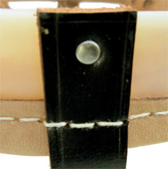 Fixation de la jugulaire. Fixation de la jugulaire.