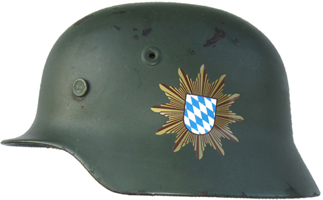 M40 noir NS 64 du lot B3, repeint en vert et réutilisé par la police de Bavière, encore en service après 1986. M40 noir NS 64 du lot B3, repeint en vert et réutilisé par la police de Bavière, encore en service après 1986.