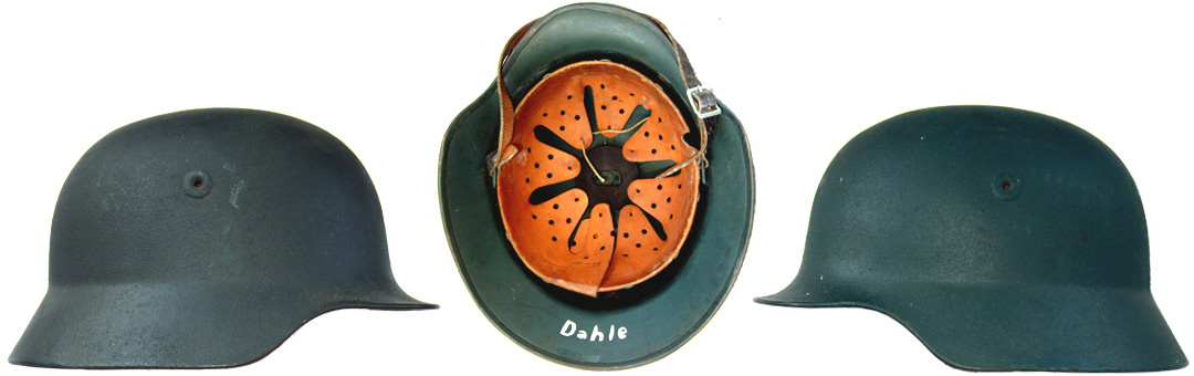 Casque M35/53 avec évents, utilisé par la BGS. Casque M35/53 avec évents, utilisé par la BGS.