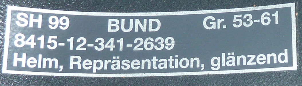 Etiquette de nomenclature d'un modèle brillant pour parade. Etiquette de nomenclature d'un modèle brillant pour parade.