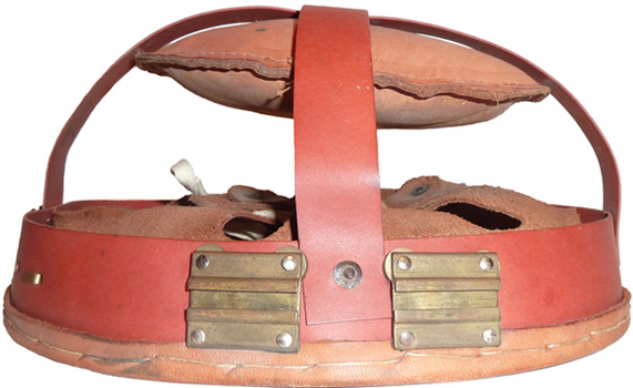 Coiffe - vue de côté. Coiffe - vue de côté.