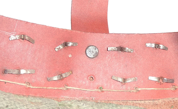 Fixation des supports latéraux. Fixation des supports latéraux.