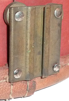 Support arrière de coiffe sans vis. Support arrière de coiffe sans vis.