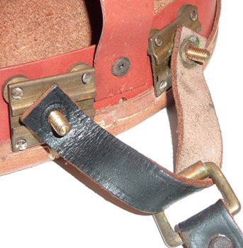 Boucle à ardillon de fermeture. Boucle à ardillon de fermeture.