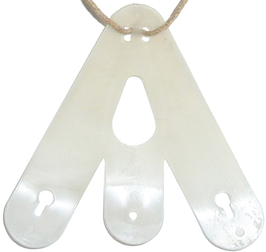 Elément en plastique de la suspension de coiffe.