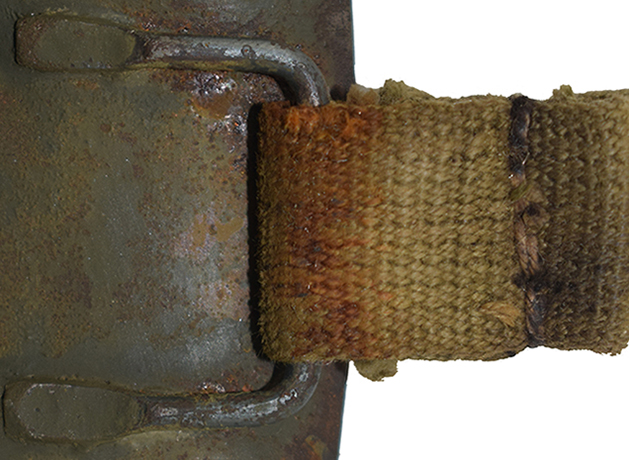 Passant de jugulaire, jugulaire cousue (modèle 46/I).