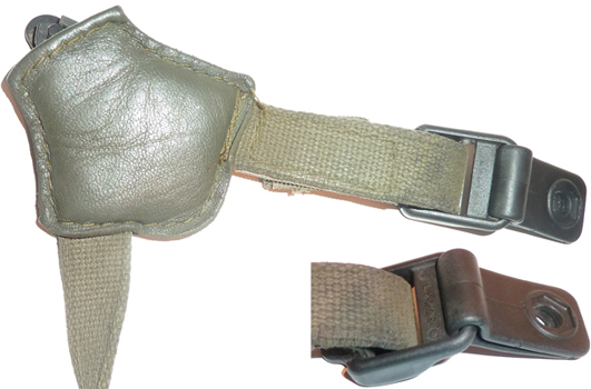 Partie latérale avec passant de jugulaire. Partie latérale avec passant de jugulaire.