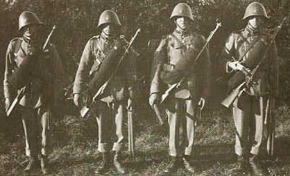 Casque modèle 23. Casque modèle 23.