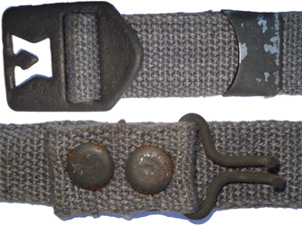 Jugulaire, boucle et crochet de fixation. Jugulaire, boucle et crochet de fixation.
