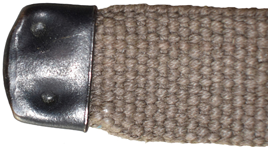 Extrémité renforcée par un empiècement métallique. Extrémité renforcée par un empiècement métallique.