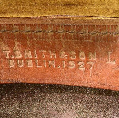 Marquage cerclage en cuir. Marquage cerclage en cuir.