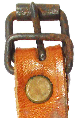 Boucle à ardillon de fermeture. Boucle à ardillon de fermeture.