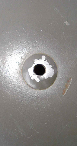 Rivet sommital creux. Rivet sommital creux.