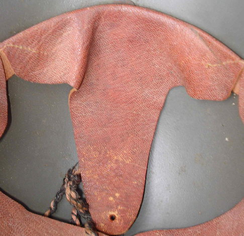 Patte de coiffe. Patte de coiffe.