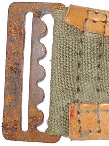 Boucle crantée de réglage. Boucle crantée de réglage.