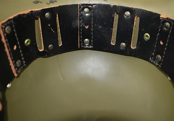 Cerclage en cuir. Cerclage en cuir.