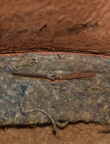 Attache parisienne de maintien. Attache parisienne de maintien.