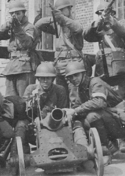 Soldats blancs durant la guerre d'indépendance. Soldats blancs durant la guerre d'indépendance.
