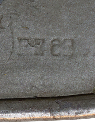 Marquage fabricant et taille bombe. Marquage fabricant et taille bombe.