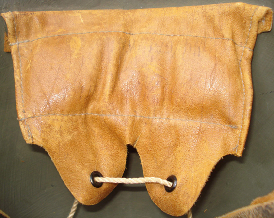 Patte de coiffe. Patte de coiffe.