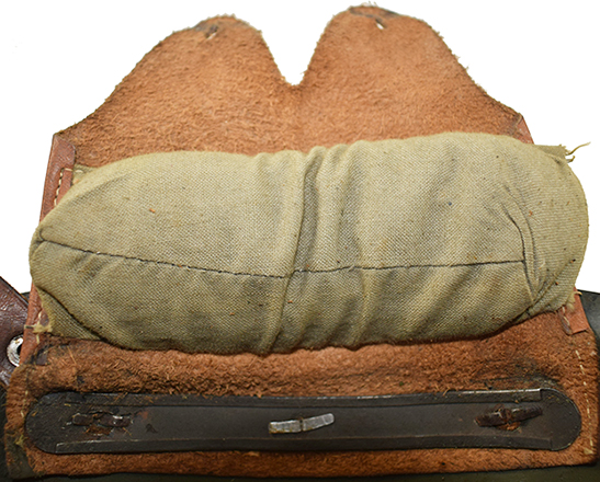 Revers avec compartiment de rembourrage. Revers avec compartiment de rembourrage.