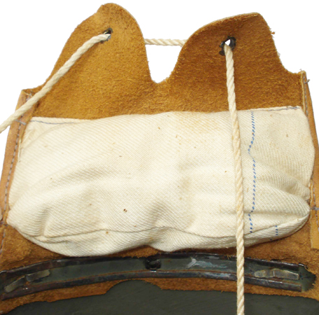 Revers avec compartiment de rembourrage. Revers avec compartiment de rembourrage.