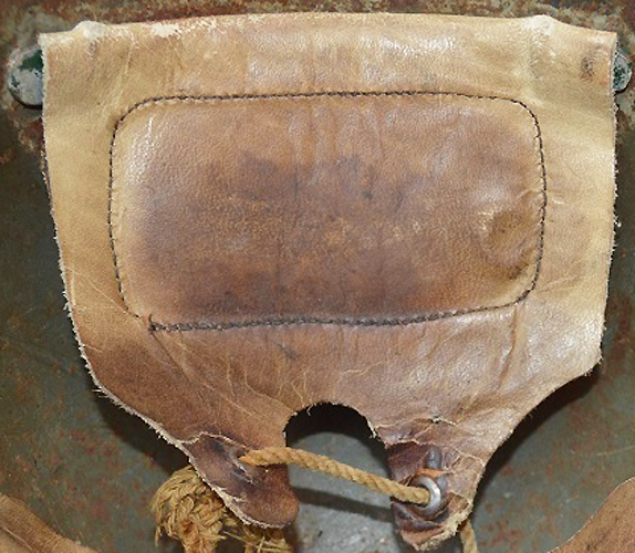 Patte de coiffe. Patte de coiffe.