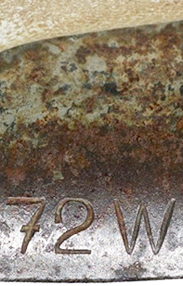 Marquage estampé : 72W. Marquage estampé : 72W.