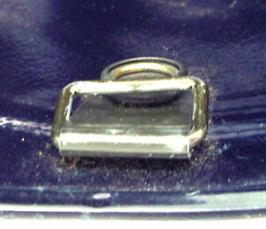 Passant de jugulaire.