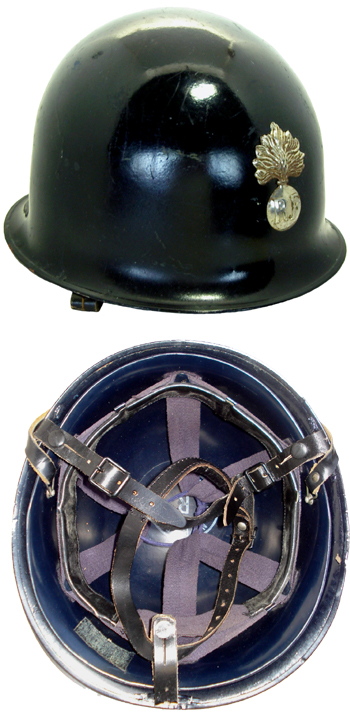Casque Mle 56 de la Gendarmerie départementale.