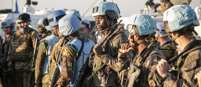 Couvre-casque ONU utilisé par le 92ème RI au Liban en 2015. Couvre-casque ONU utilisé par le 92ème RI au Liban en 2015.