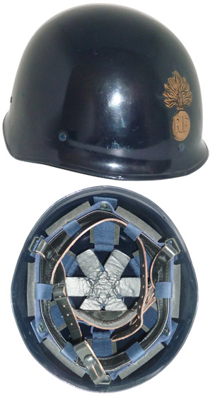 Casque F1 série 3 de la gendarmerie mobile.