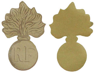 Attribut de rechange avec ses protections, recto et verso.