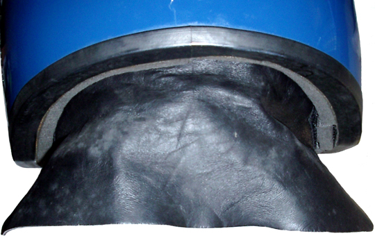 Vue extérieure, couvre-nuque en place.