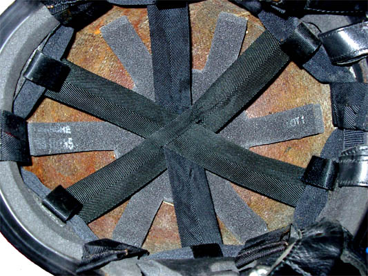 Disposition de la pièce sommitale en forme de soleil.