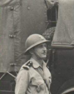 Casque Gueneau de maintien de l'ordre sous les tropiques. Casque Gueneau de maintien de l'ordre sous les tropiques.