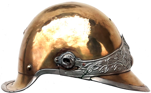 Côté droit. Côté droit.